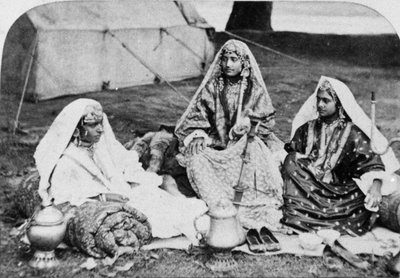 Ragazze Nautch del Kashmir, c.1860 da European Photographer